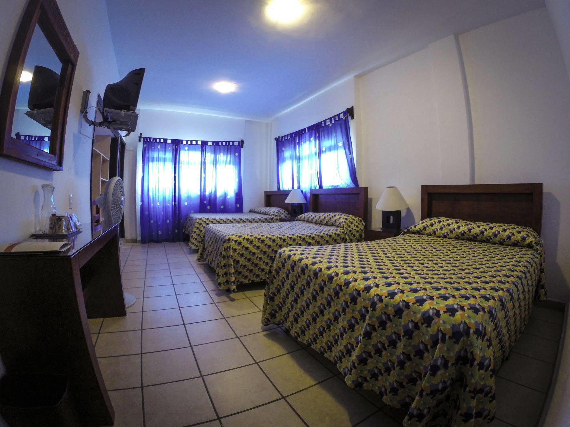 Hotel San Miguel Penjamo Екстер'єр фото