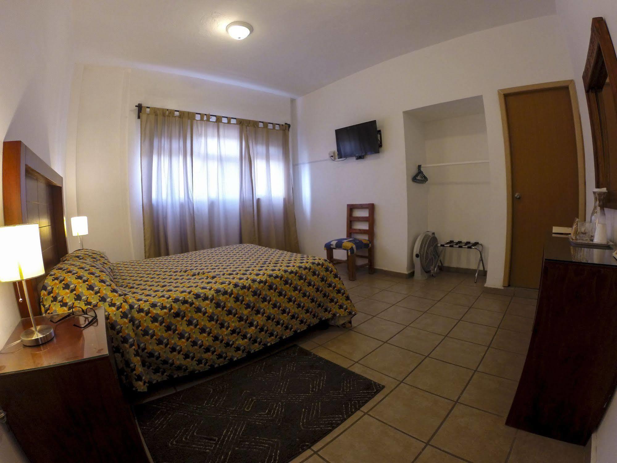 Hotel San Miguel Penjamo Екстер'єр фото