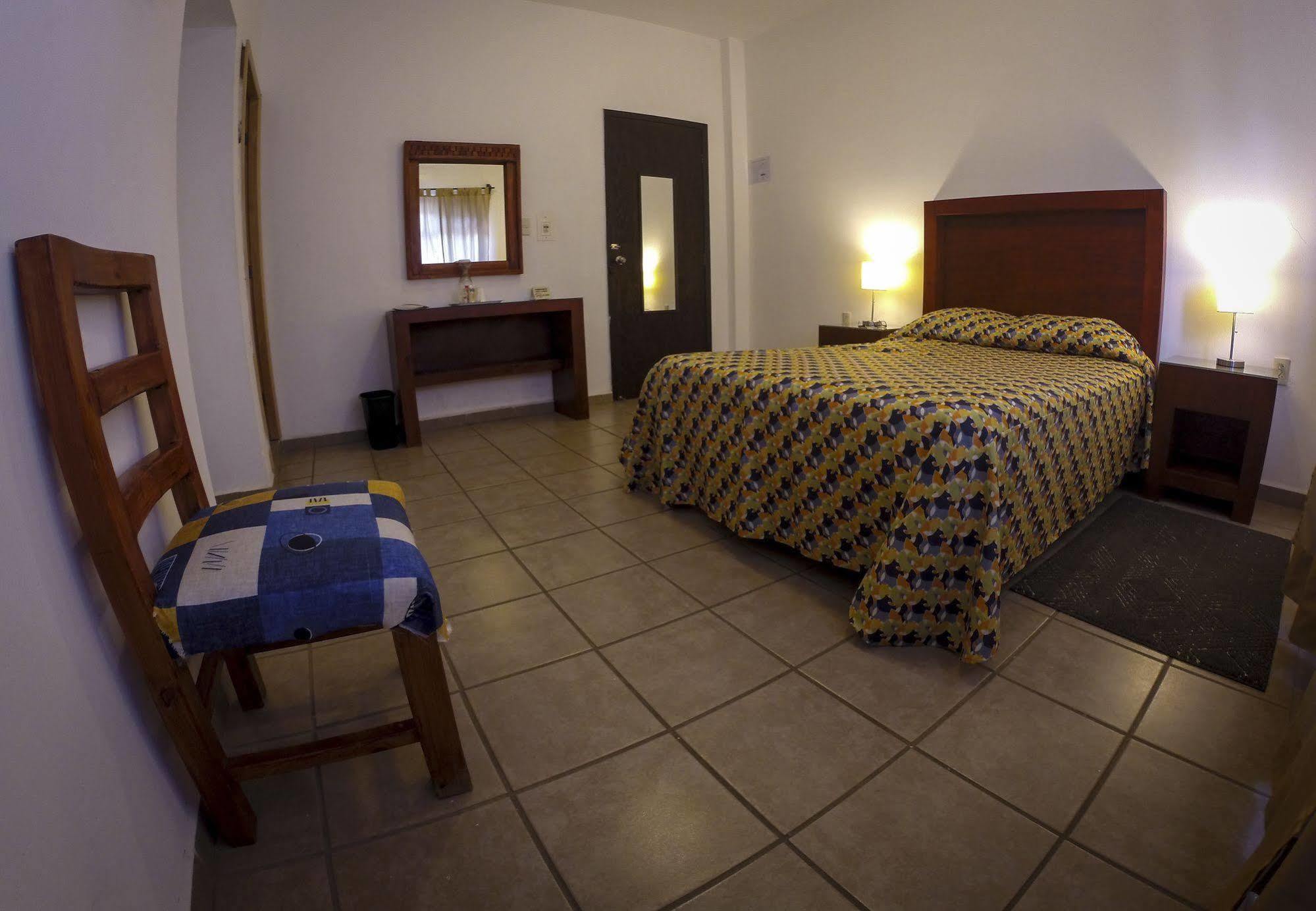 Hotel San Miguel Penjamo Екстер'єр фото