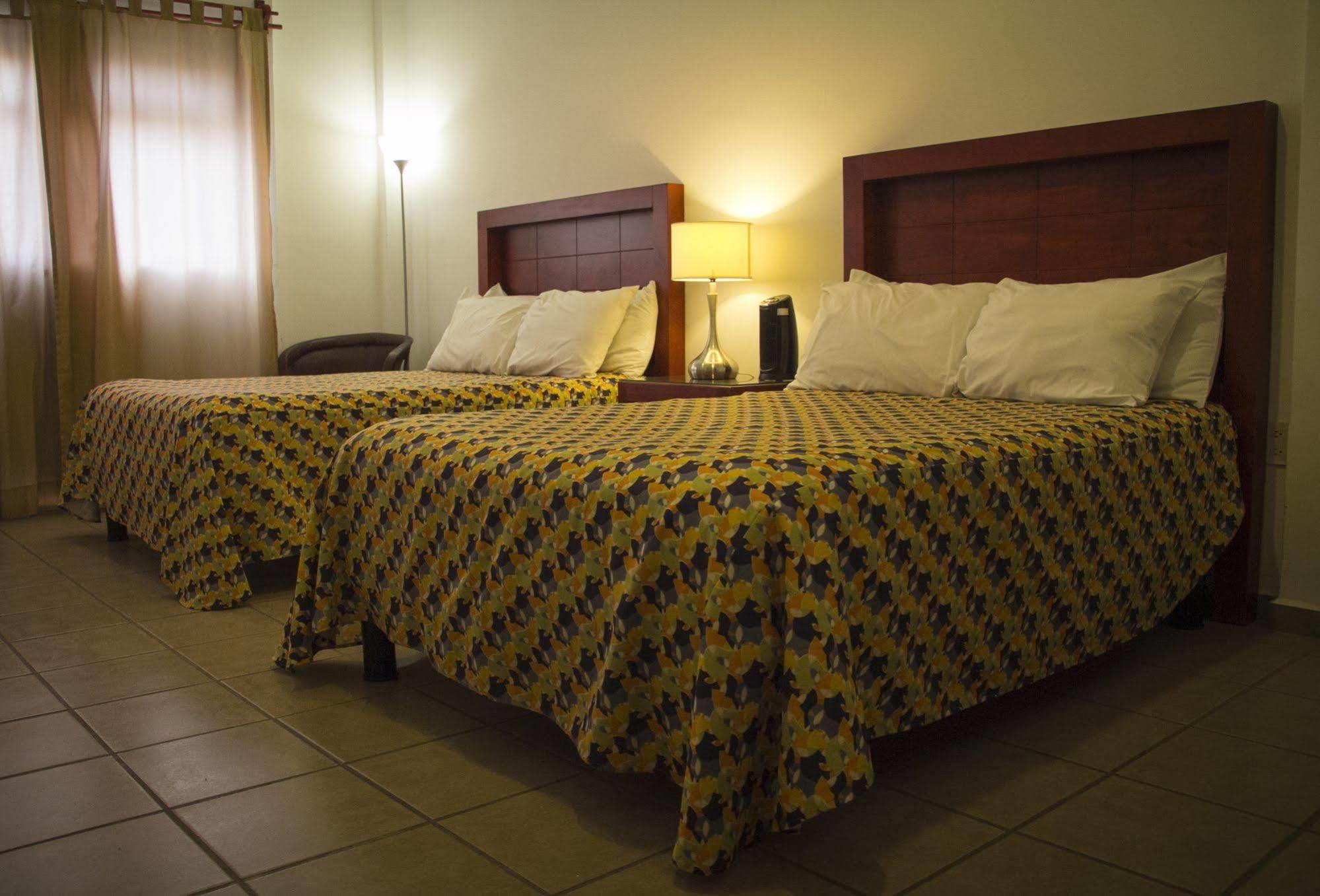 Hotel San Miguel Penjamo Екстер'єр фото
