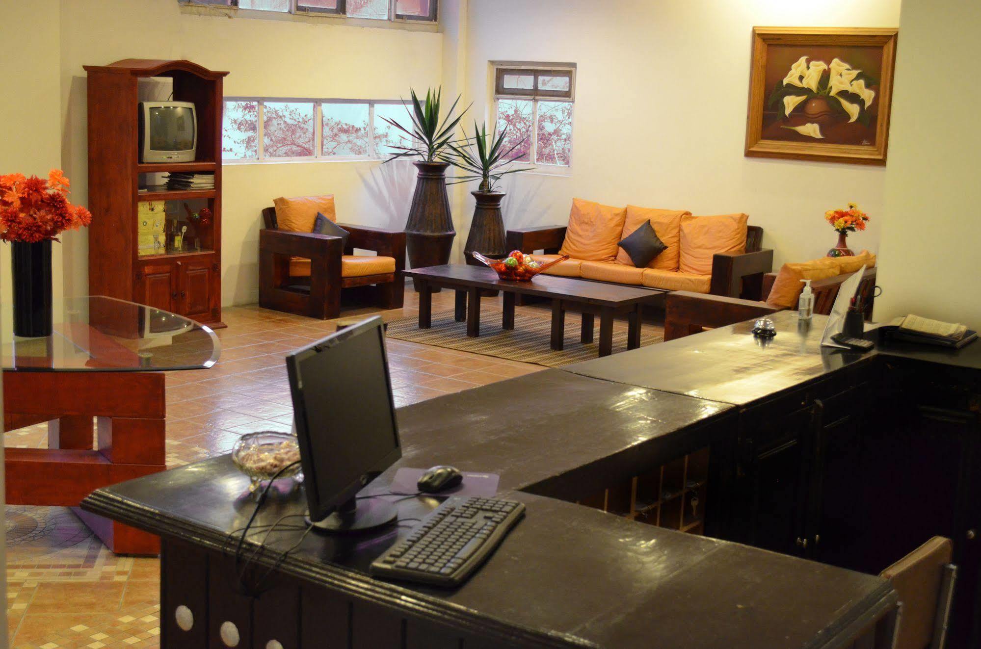 Hotel San Miguel Penjamo Екстер'єр фото