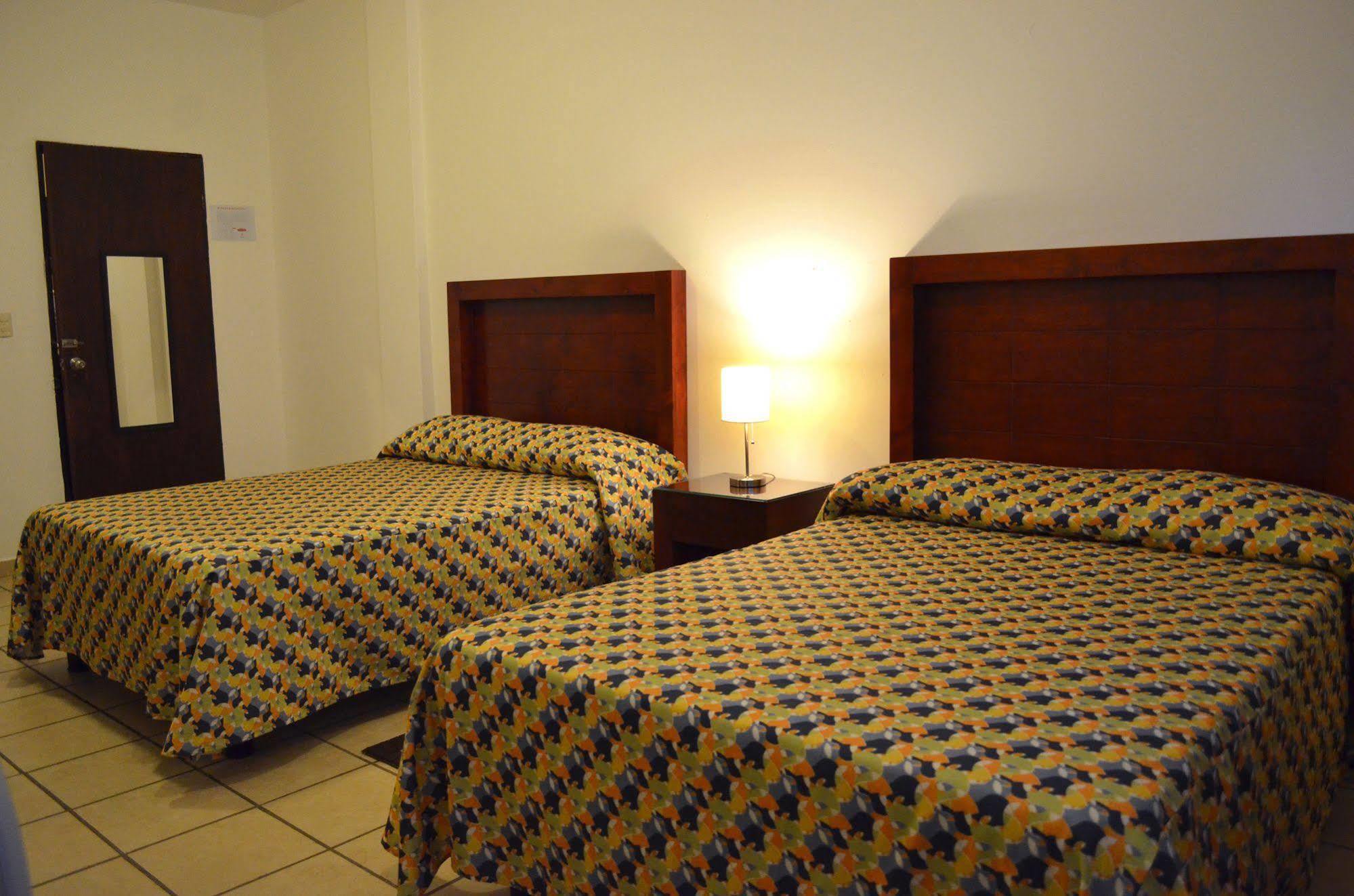 Hotel San Miguel Penjamo Екстер'єр фото