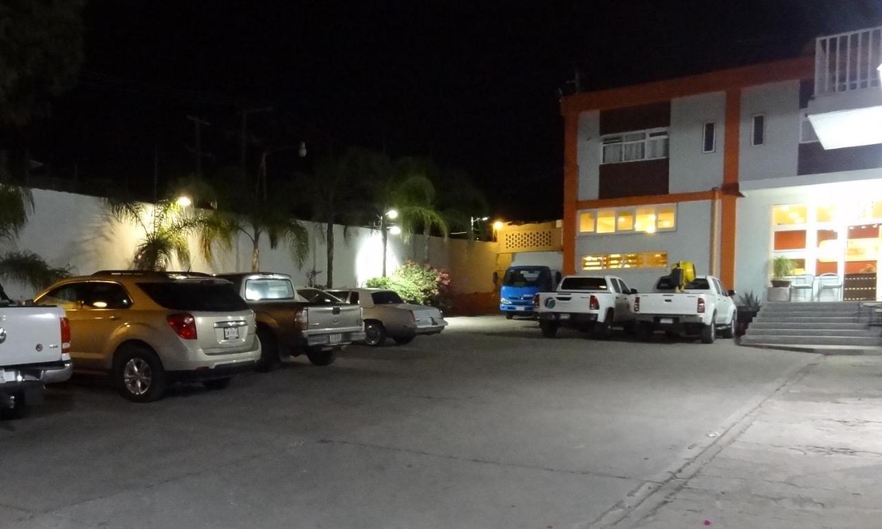 Hotel San Miguel Penjamo Екстер'єр фото